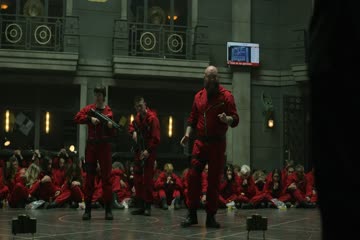 Money Heist 2020 S04 La boda de Berlín Episode 2 in Hindi thumb